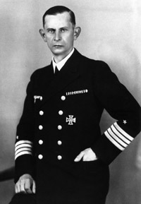 Kapitän zur See Ernst Lindemann, Kommandant des Schlachtschiffes Bismarck