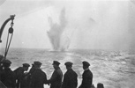 Minensprengung oder Torpedoexplosion