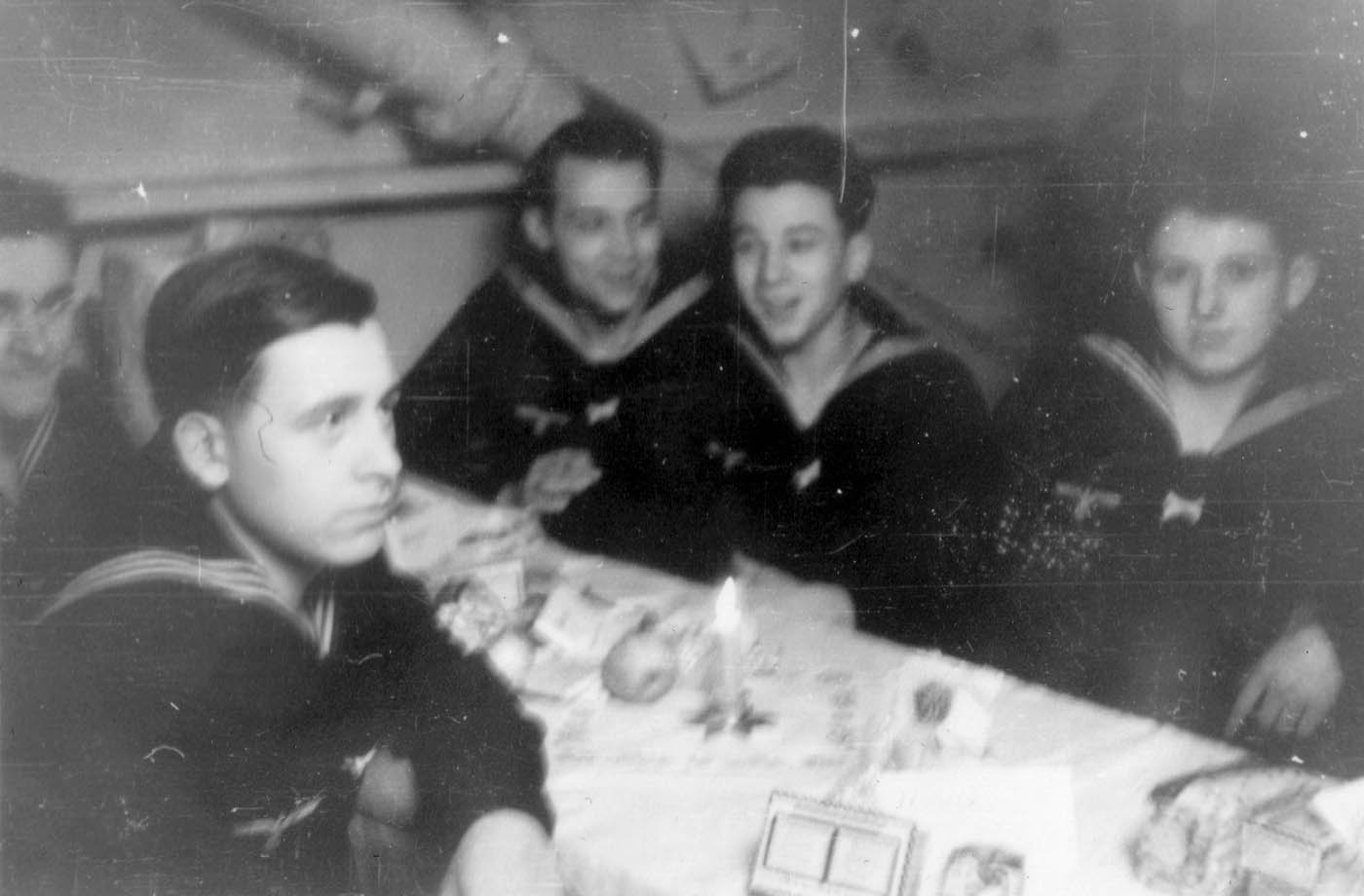 Weihnachtsfeier 1940 an Bord der Bismarck